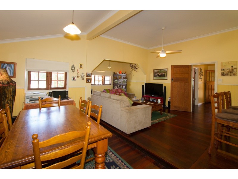 180 Shenton Street, Beachlands WA 6530