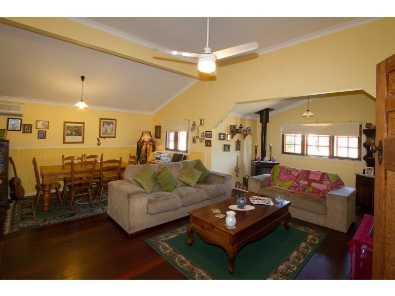 180 Shenton Street, Beachlands WA 6530