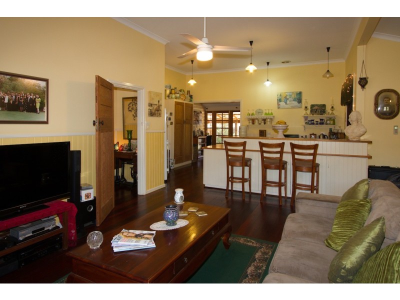 180 Shenton Street, Beachlands WA 6530