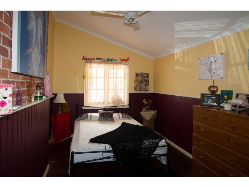 180 Shenton Street, Beachlands WA 6530