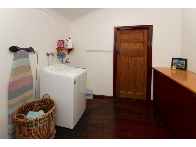 180 Shenton Street, Beachlands WA 6530