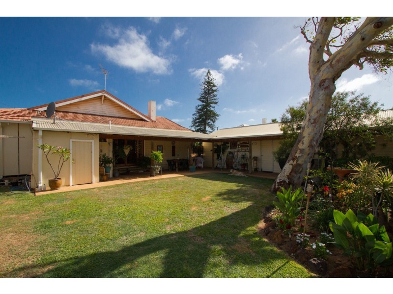 180 Shenton Street, Beachlands WA 6530