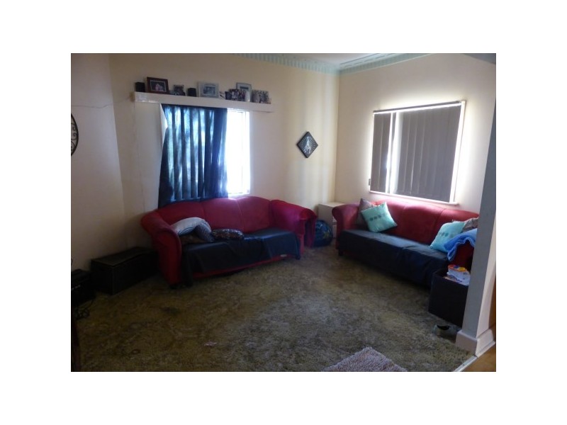 237 Second Street, Wonthella WA 6530