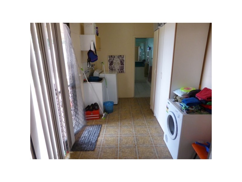 237 Second Street, Wonthella WA 6530