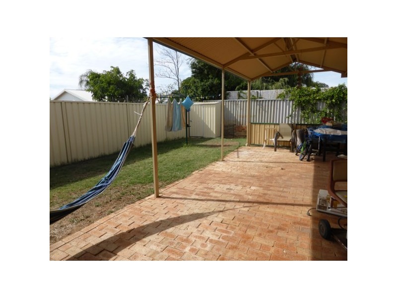 237 Second Street, Wonthella WA 6530