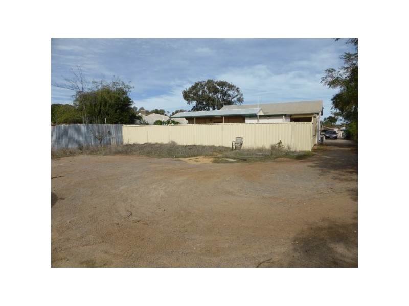 237 Second Street, Wonthella WA 6530