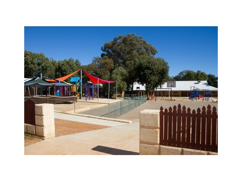 31 Strathalbyn Road, Strathalbyn WA 6530