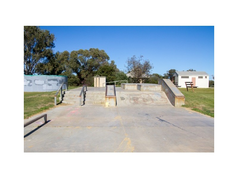 31 Strathalbyn Road, Strathalbyn WA 6530