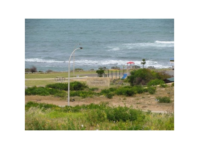 1 Oceanside Boulevard, Dongara WA 6525