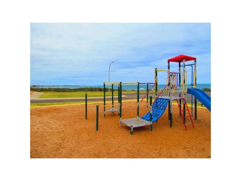 1 Oceanside Boulevard, Dongara WA 6525