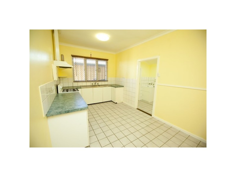 6 Crabbe Street, Rangeway WA 6530