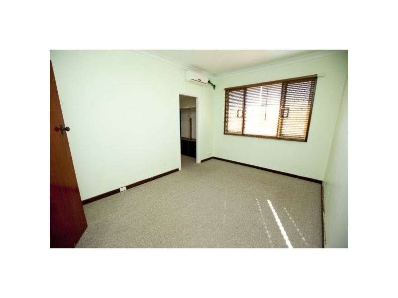 6 Crabbe Street, Rangeway WA 6530