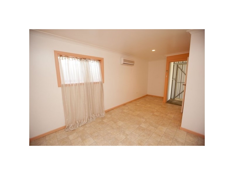 6 Crabbe Street, Rangeway WA 6530