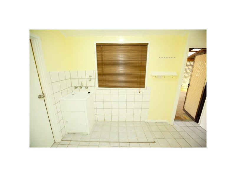 6 Crabbe Street, Rangeway WA 6530