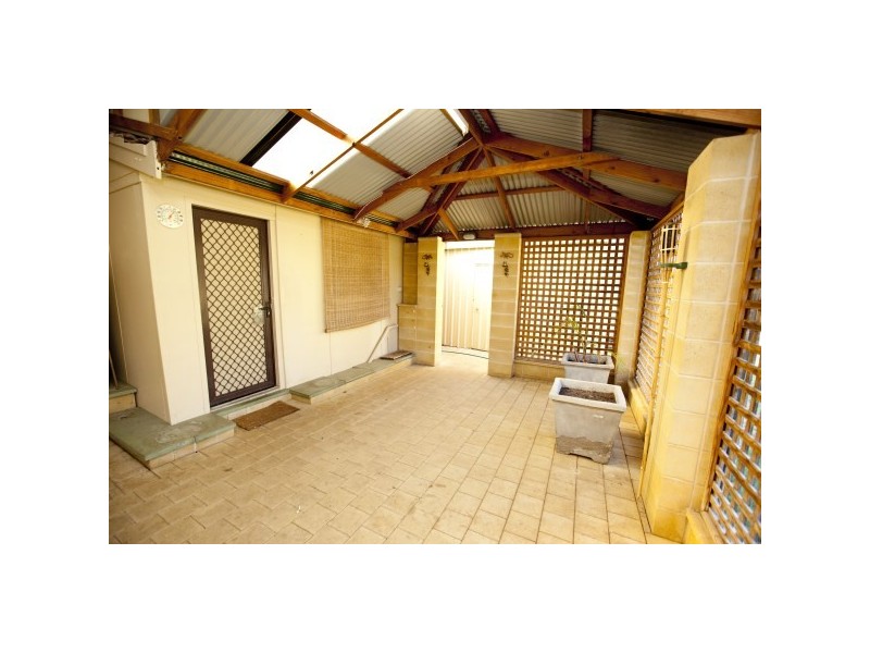 6 Crabbe Street, Rangeway WA 6530