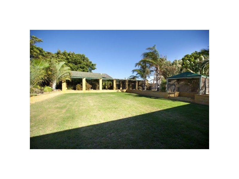 6 Crabbe Street, Rangeway WA 6530