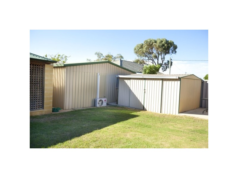 6 Crabbe Street, Rangeway WA 6530