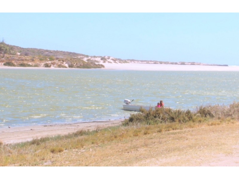 32 Thames Drive, Cape Burney WA 6532