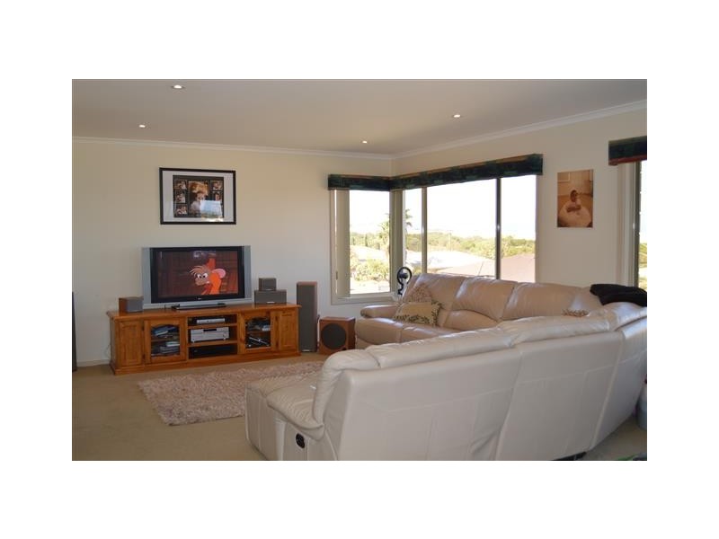 34 Oceanside Drive, Wandina WA 6530