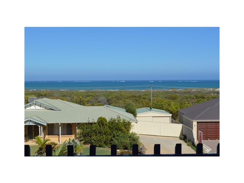 34 Oceanside Drive, Wandina WA 6530