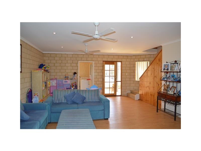 34 Oceanside Drive, Wandina WA 6530