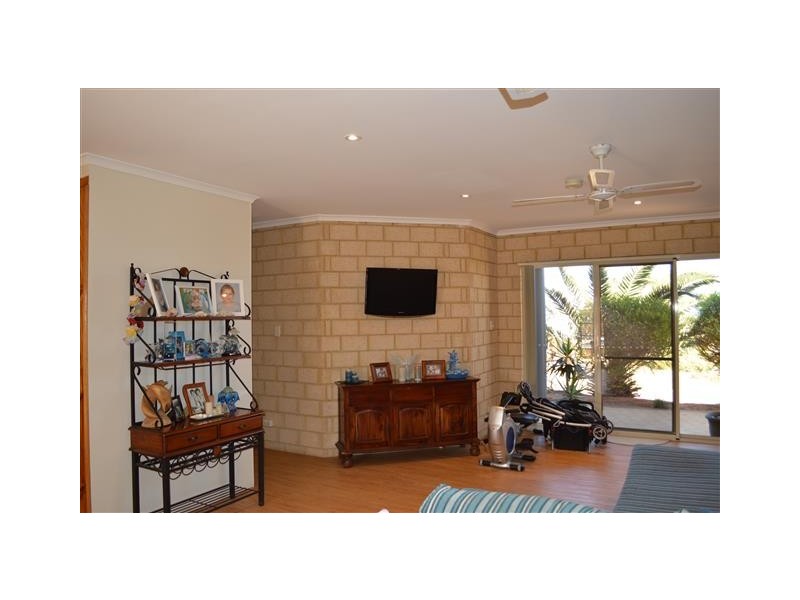 34 Oceanside Drive, Wandina WA 6530