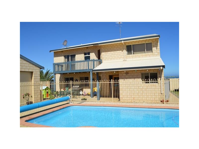 34 Oceanside Drive, Wandina WA 6530