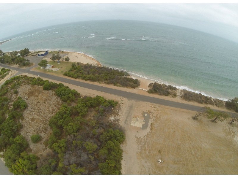 11 Estuary Way, Drummond Cove WA 6532