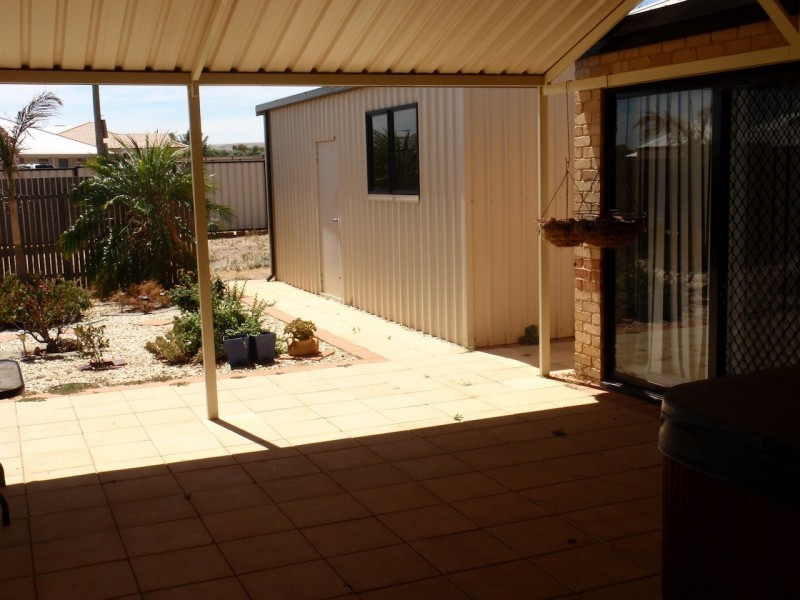 236 Chapman Valley Road, Waggrakine WA 6530