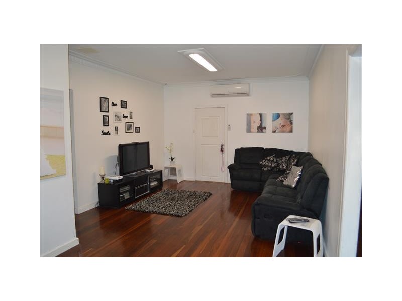 207A Fifth Street, Wonthella WA 6530