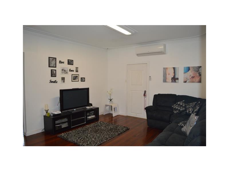 207A Fifth Street, Wonthella WA 6530