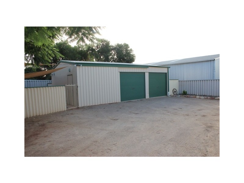 207A Fifth Street, Wonthella WA 6530