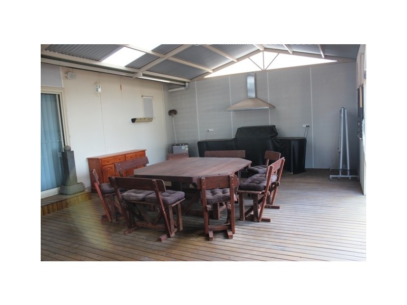 207A Fifth Street, Wonthella WA 6530