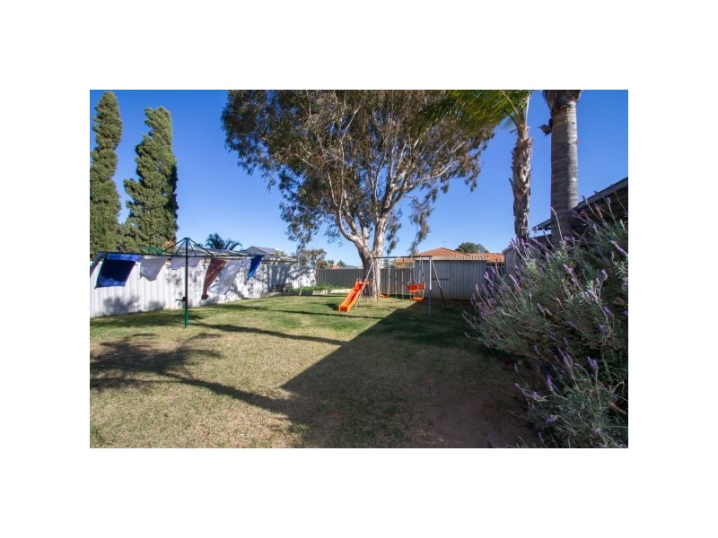 14 Mugana Crescent, Waggrakine WA 6530