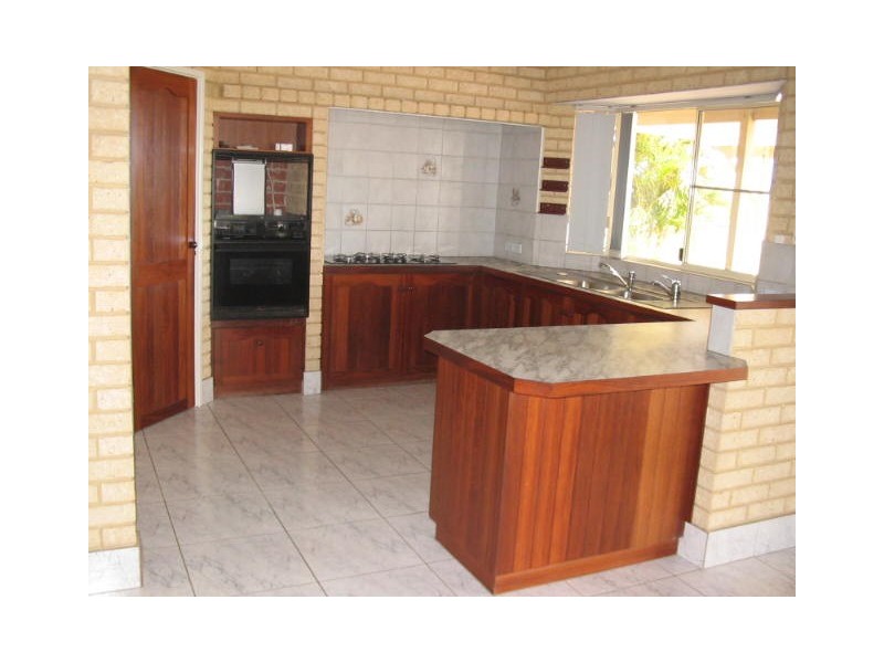 41 Eakins Cresent, Wandina WA 6530