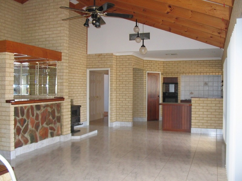 41 Eakins Cresent, Wandina WA 6530