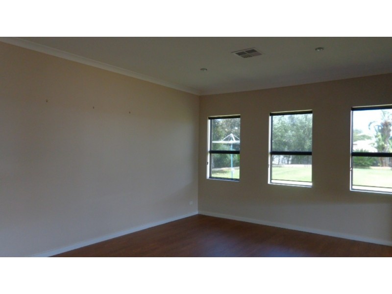 14 Melaleuca Drive, Strathalbyn WA 6530