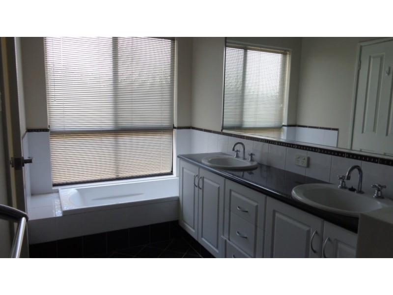 14 Melaleuca Drive, Strathalbyn WA 6530