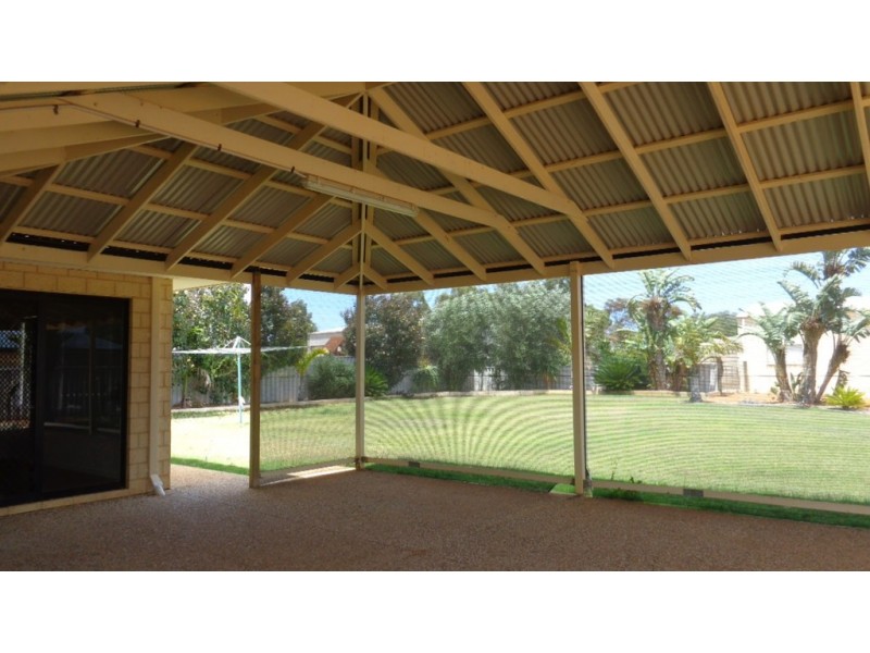 14 Melaleuca Drive, Strathalbyn WA 6530