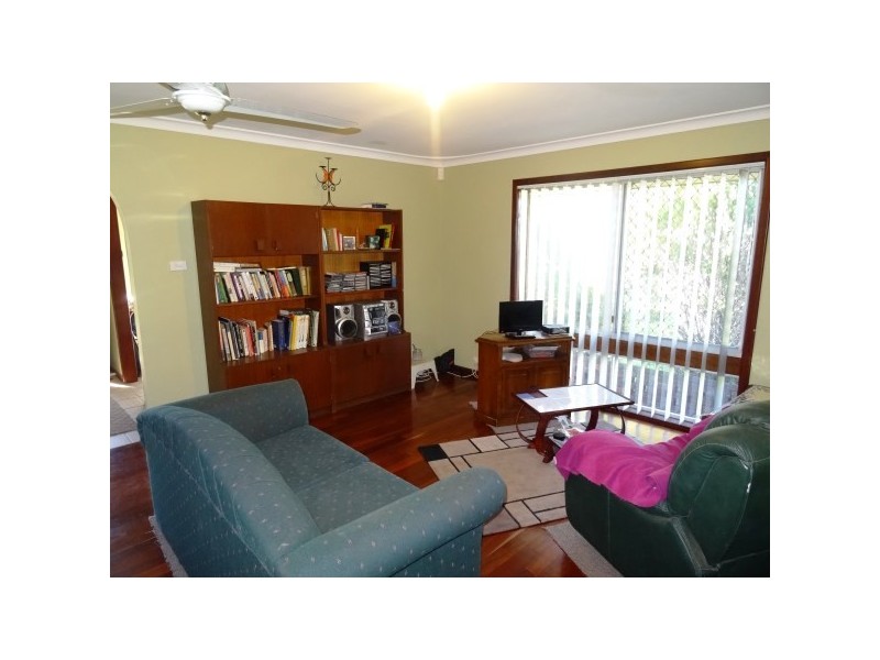 10 Kenny Cres, Rangeway WA 6530