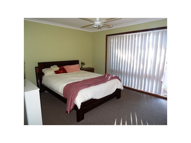 10 Kenny Cres, Rangeway WA 6530