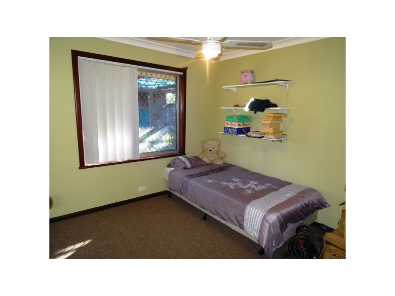 10 Kenny Cres, Rangeway WA 6530