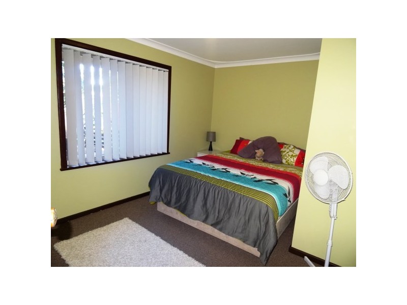 10 Kenny Cres, Rangeway WA 6530