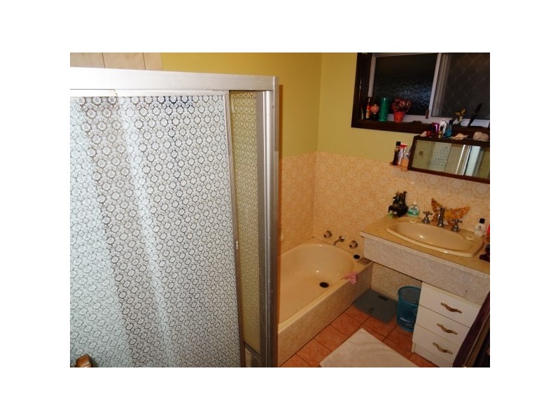 10 Kenny Cres, Rangeway WA 6530