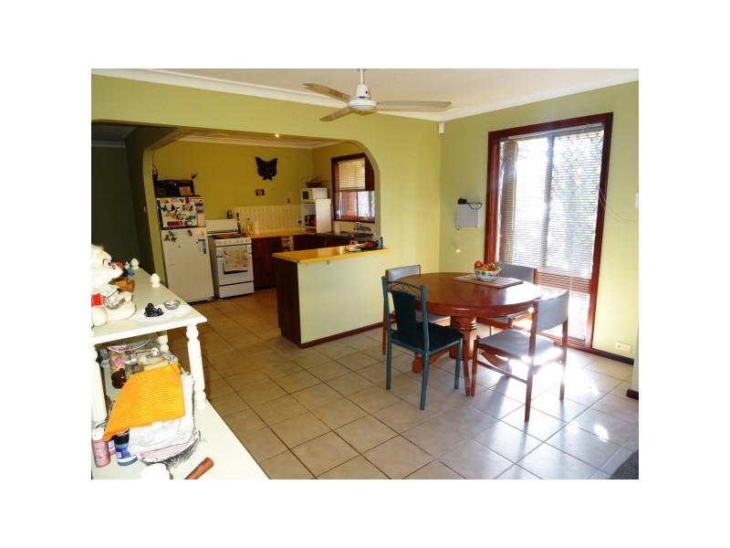 10 Kenny Cres, Rangeway WA 6530