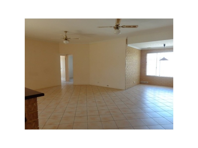 10 Mildwaters Close, Mount Tarcoola WA 6530