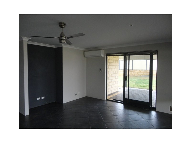 21 Brittania Parade, Wandina WA 6530