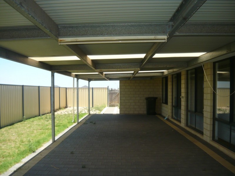 21 Brittania Parade, Wandina WA 6530