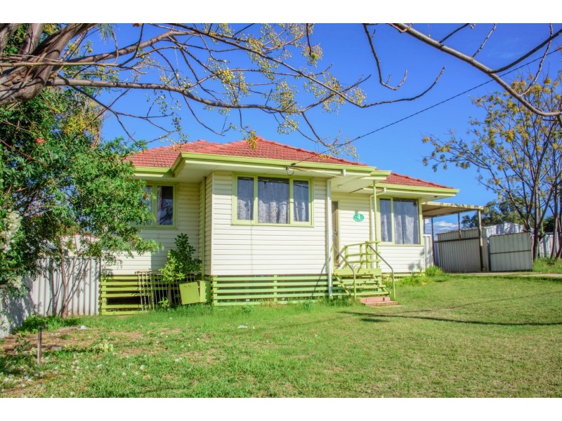 4 Hebe Street, Rangeway WA 6530