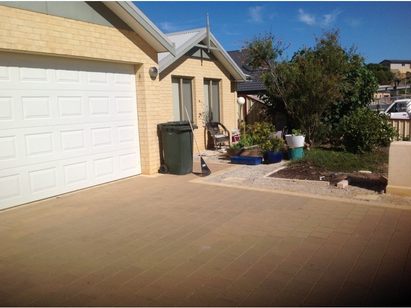 6 Reef Boulevard, Drummond Cove WA 6532